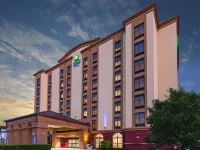 ホリデイ イン エクスプレス & スイーツ ヒューストン - メモリアル パーク エリア by IHG カルバッハ・ブリューイング周辺のホテル
