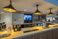 Holiday Inn SWINDON by IHG - Bars