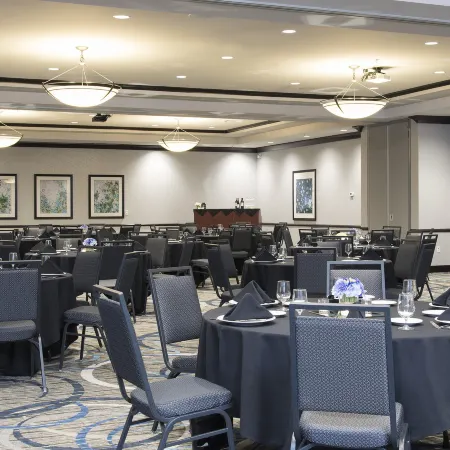 Holiday Inn INDIANAPOLIS AIRPORT by IHG