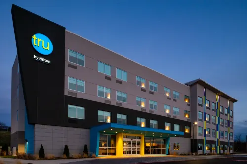 Tru by Hilton Staunton
