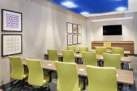 Holiday Inn Express & Suites Hudson I-94 Các khách sạn ở St. Croix County
