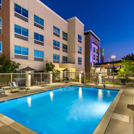 Holiday Inn Express & Suites MORENO VALLEY - RIVERSIDE by IHG