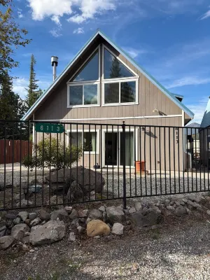 PROMO 10% WEEKLY AND 15% MONTHLY DISCOUNTMt. Shasta Cabin/Black Butte Mountain