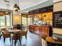 The Hand Hotel - bars