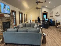 Granby Ranch Getaway Sleeps 5!2b,2b, Access to Heated Pool/Hot Tub/Workout Room! - 4-Star