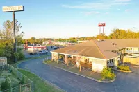 Brookville Inn by OYO Near Dayton International Airport Hotels in 