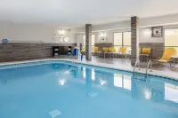 Fairfield Inn & Suites Grand Rapids - Pools