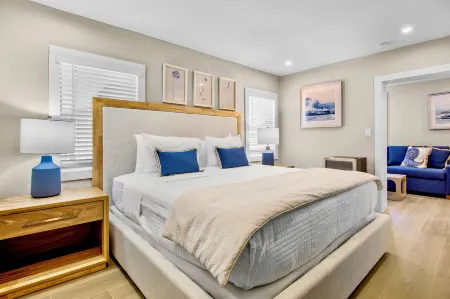 Haley's at Anna Maria Island Inn Отели рядом с достопримечательностью «Alvin's Island - Holmes Beach #753»