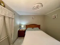 Spacious 6-Bedroom House with WiFi, AC in Pleasant Orlando 파인 힐스 호텔