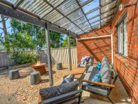 Spacious 2-Bed Townhouse with BBQ