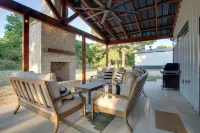 New Home, Short Walk to Lake Texomas Sandy Shores - 4-Star