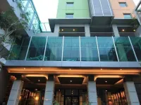 Sparks Life Jakarta, ARTOTEL Curated Hotels near Glodok