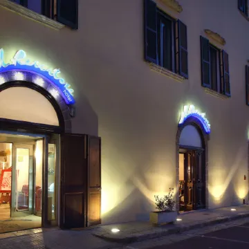 Al Pescatore Hotel & Restaurant