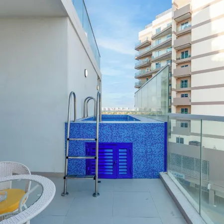 Lux BnB Gemz-AL Furjan Private Pool Отели рядом с достопримечательностью «Джебель-Али»