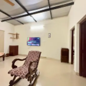 JUNGLE FARMS BY MAARK INN