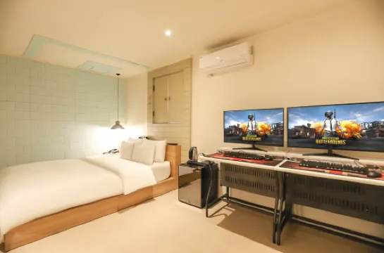 Hotel YaJa WestGate - 2-Star