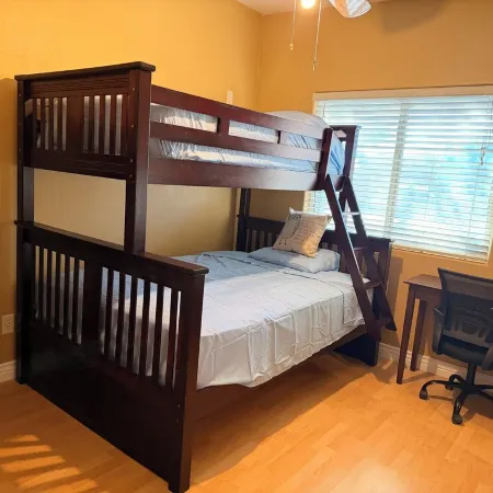 Cheerful 3-bedroom vacation home