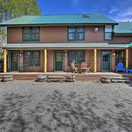 Townhome w/ Deck: Walk to Mirror Lake & Main St!