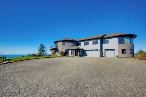 Stunning 360 Ocean Views, Near Redwoods NP! - Parking