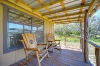 Rustic-Chic Country Cabin - 10 Mi to Main Street! - spa