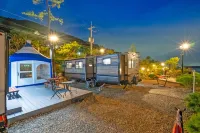 Ganghwado Skyland Caravan Resort 鄰近寶雲寺的酒店
