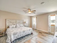 Bright Kitty Hawk Home w/ Hot Tub, Walk to Beach! Hotels in Kitty Hawk