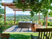 Villa Catia Farmhouse, Three Luxury Bedrooms, a Jacuzzi Pool and a Dream-Like Getaway Experience Hotels in Capannori