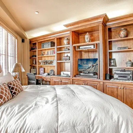 330 Chapel Square Condo