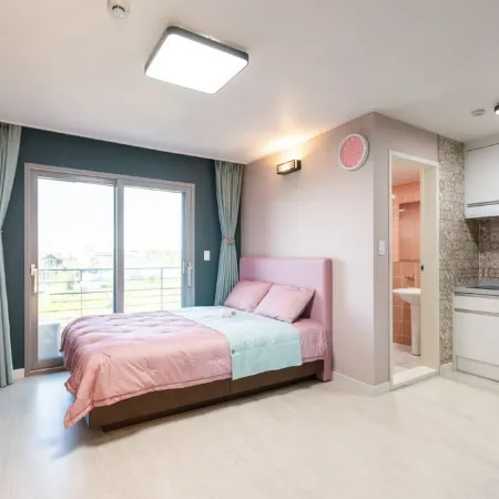 Yangyang Pink Beach Pension Отели рядом с достопримечательностью «Пляж Хаджодэ»