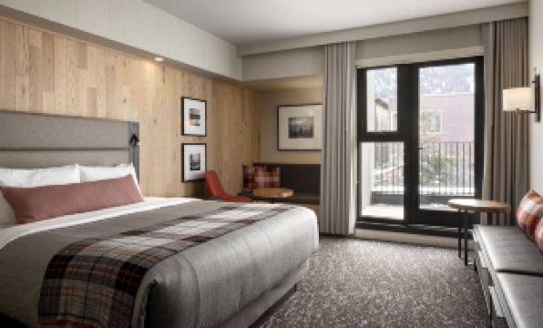 Peaks Hotel and Suites