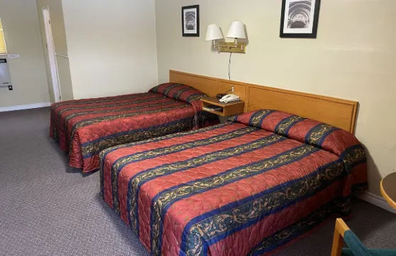 史凱威汽車旅館