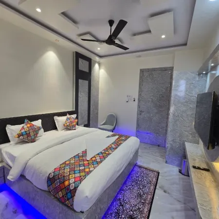 HOTEL REAL INN