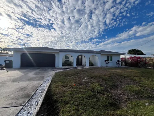 Cozy Waterfront Minutes from the Beach! Great Fishing, Inground Saltwater Pool