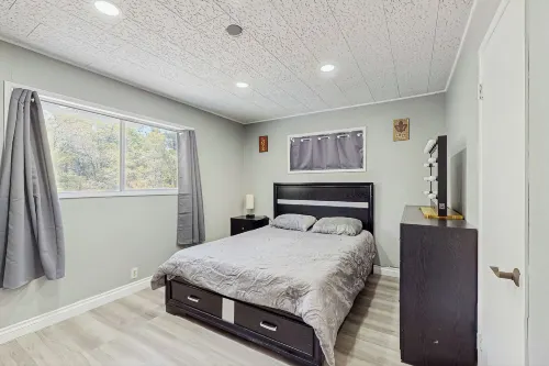 4 Mi to Snow Valley! Family Retreat w/ Deck - 2-Star