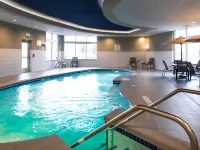 Holiday Inn Express & Suites MADISON CENTRAL by IHG Hotel berhampiran Dataran Capitol