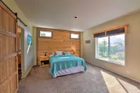 Cedaredge Hideaway w/ Grill & Mountain Views! - parking