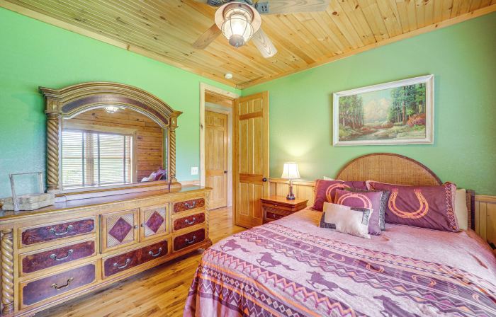 4 Mi to Grandfather Mtn! Family-Friendly Cabin