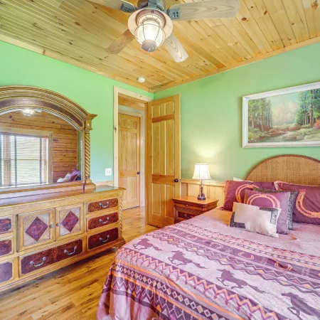 4 Mi to Grandfather Mtn! Family-Friendly Cabin