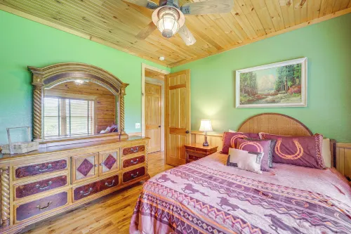 Newland Cabin ~ 4 Mi to Grandfather Mountain! - Homestays