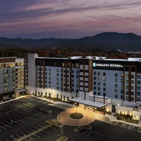 Embassy Suites by Hilton Pigeon Forge Resort