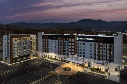 Embassy Suites by Hilton Pigeon Forge Resort