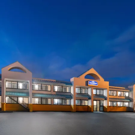 Howard Johnson by Wyndham Malden Boston Area