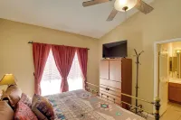 7 Mi to Mill Ave BBQ-Ready Mesa Townhouse
