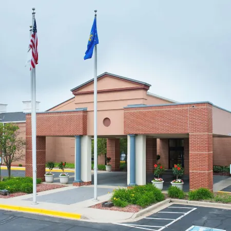 DoubleTree by Hilton Hotel Milwaukee - Brookfield