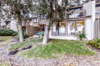 Updated & Lovely Villa with AC - Steps from Pool & Beach - Boutique