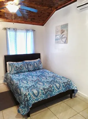 Centrally Located Apartment – Dine, Explore, Relax Hotels in 