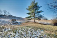 5-acre Hocking Hills Hideaway! Pet-friendly Home