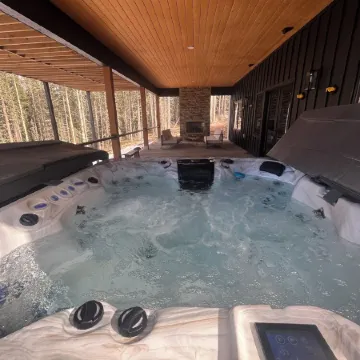 Luxury Cabin on Ski Bike Trail, 4Br, Hot Tub with Mountain Views