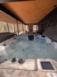 Luxury Cabin on Ski Bike Trail, 4Br, Hot Tub with Mountain Views
