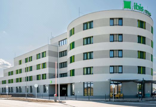 이비스 스타일스 데브레첸 공항